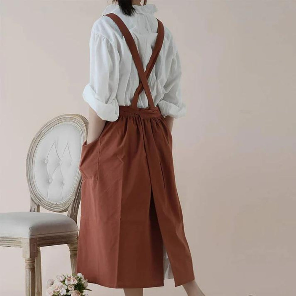 Multipurpose Cotton Apron With Pockets — lifestyle shot