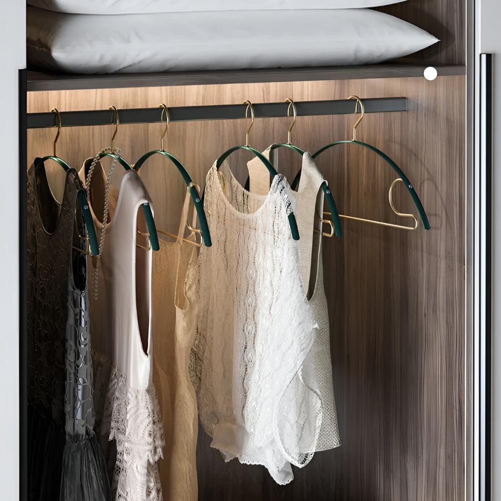 Opulent Arc Aluminum Hangers | 5Pcs — lifestyle shot
