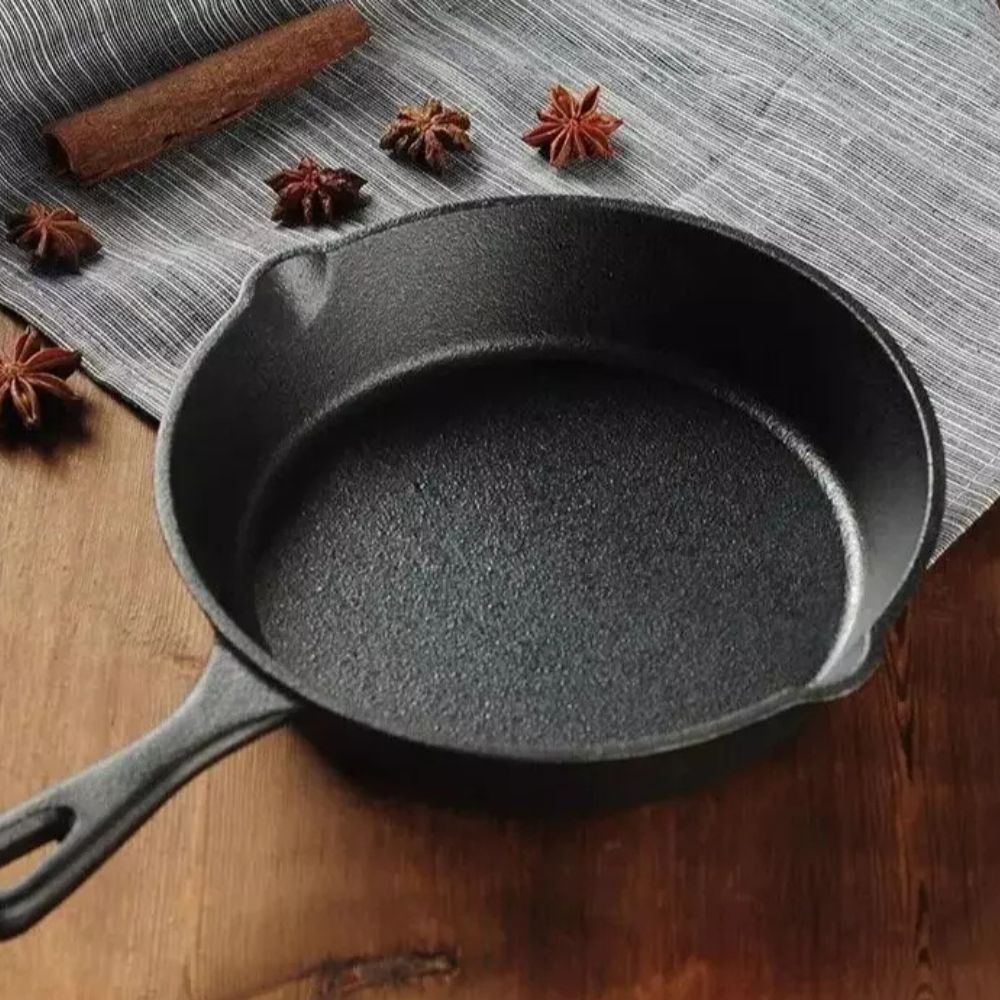 Black Cast Iron Frying Pan — main product photo