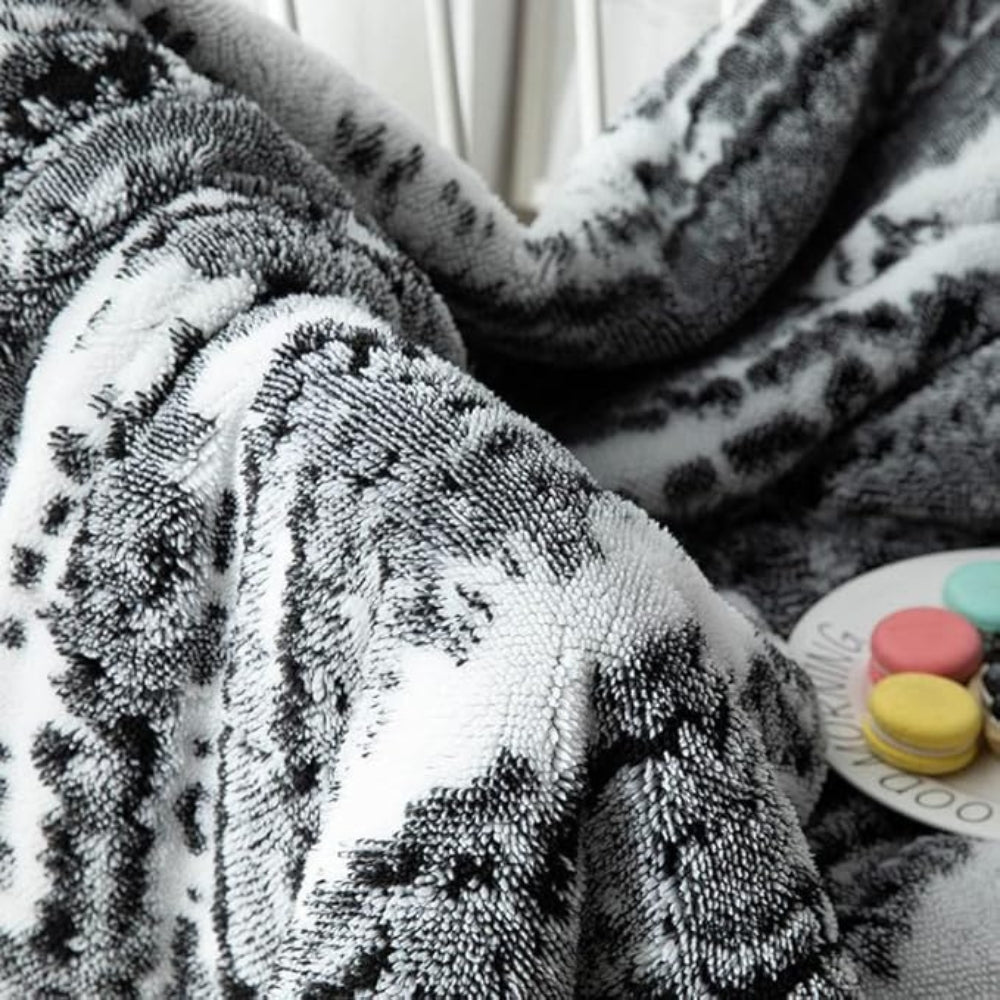 Seraphina Velvet Sherpa Blanket — product close-up