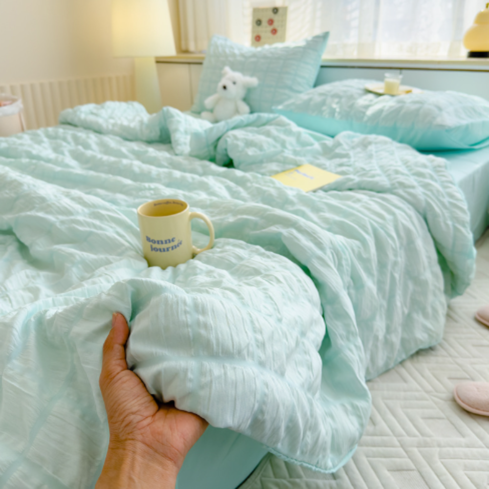 Summer Breeze Lightweight Quilt — main product photo