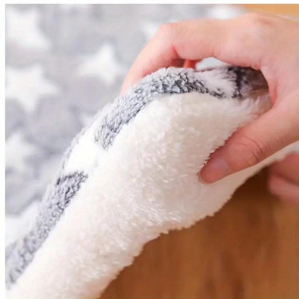Snuggly Star Ultra-Warm Pet Bed — size and scale reference