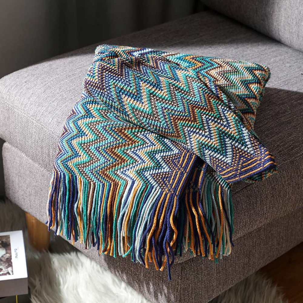 Multicolour Zigzag Tasseled Knit Throw — product close-up