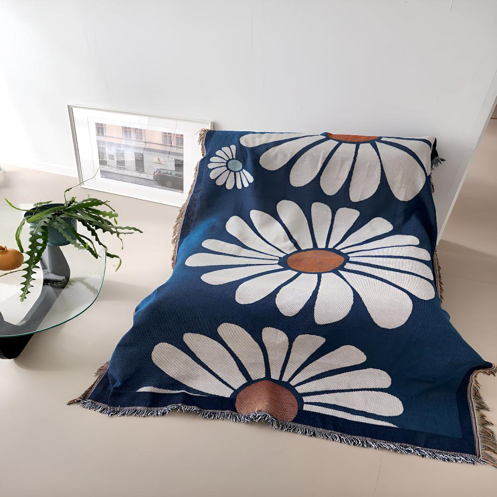 Cosy Daisy Woven Throw — product detail view