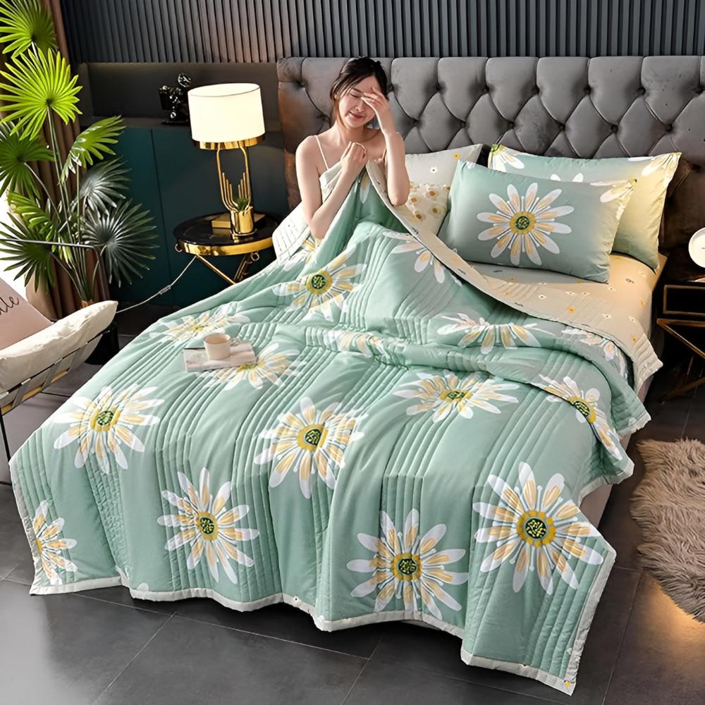 Sunny Daisy Dream Blanket — product close-up
