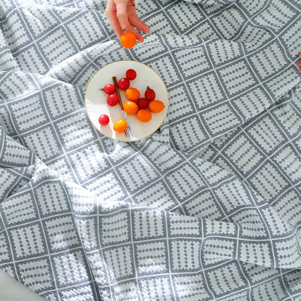 Plaid Pattern Cotton Blanket — product feature detail