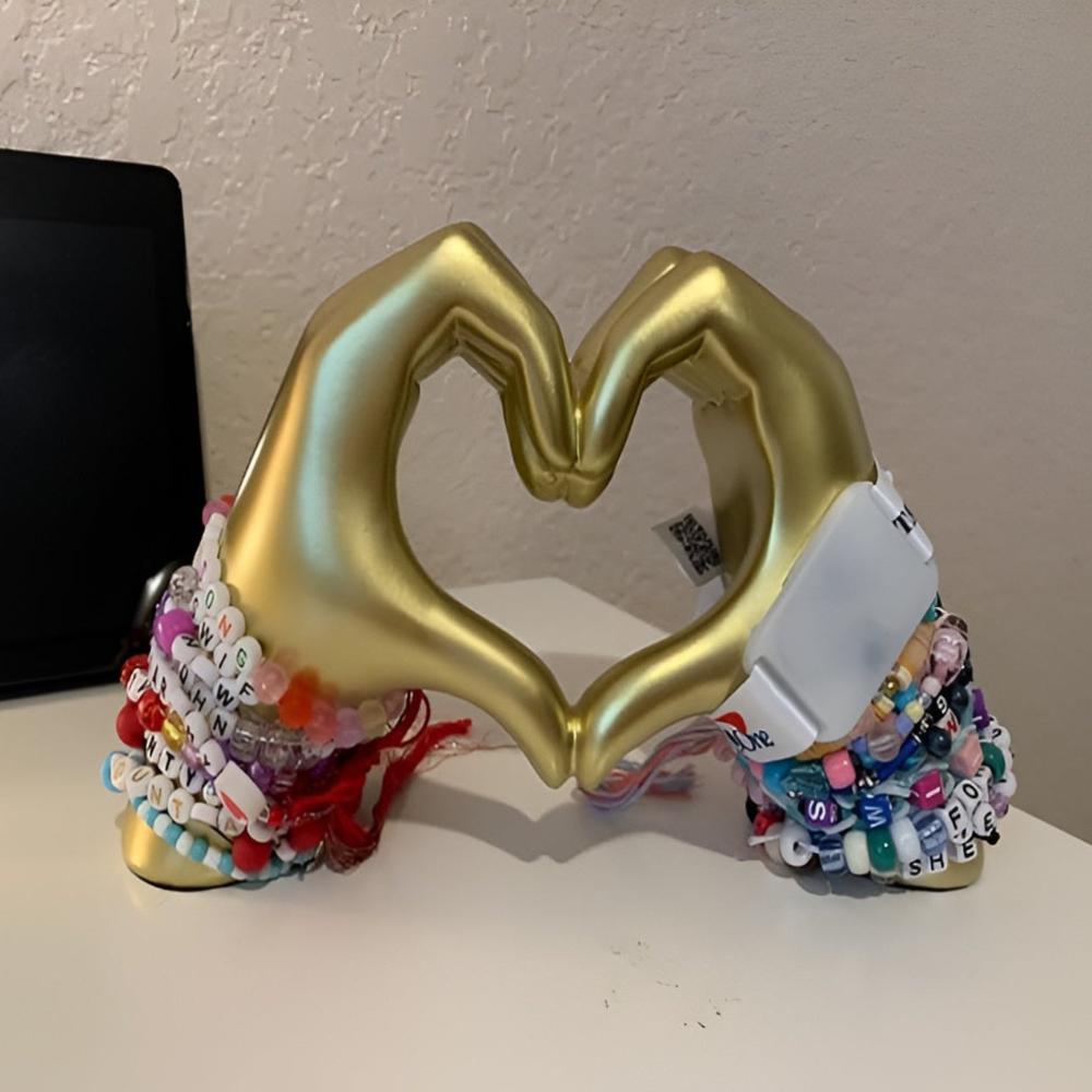 Affinity Love Hands Art — lifestyle shot