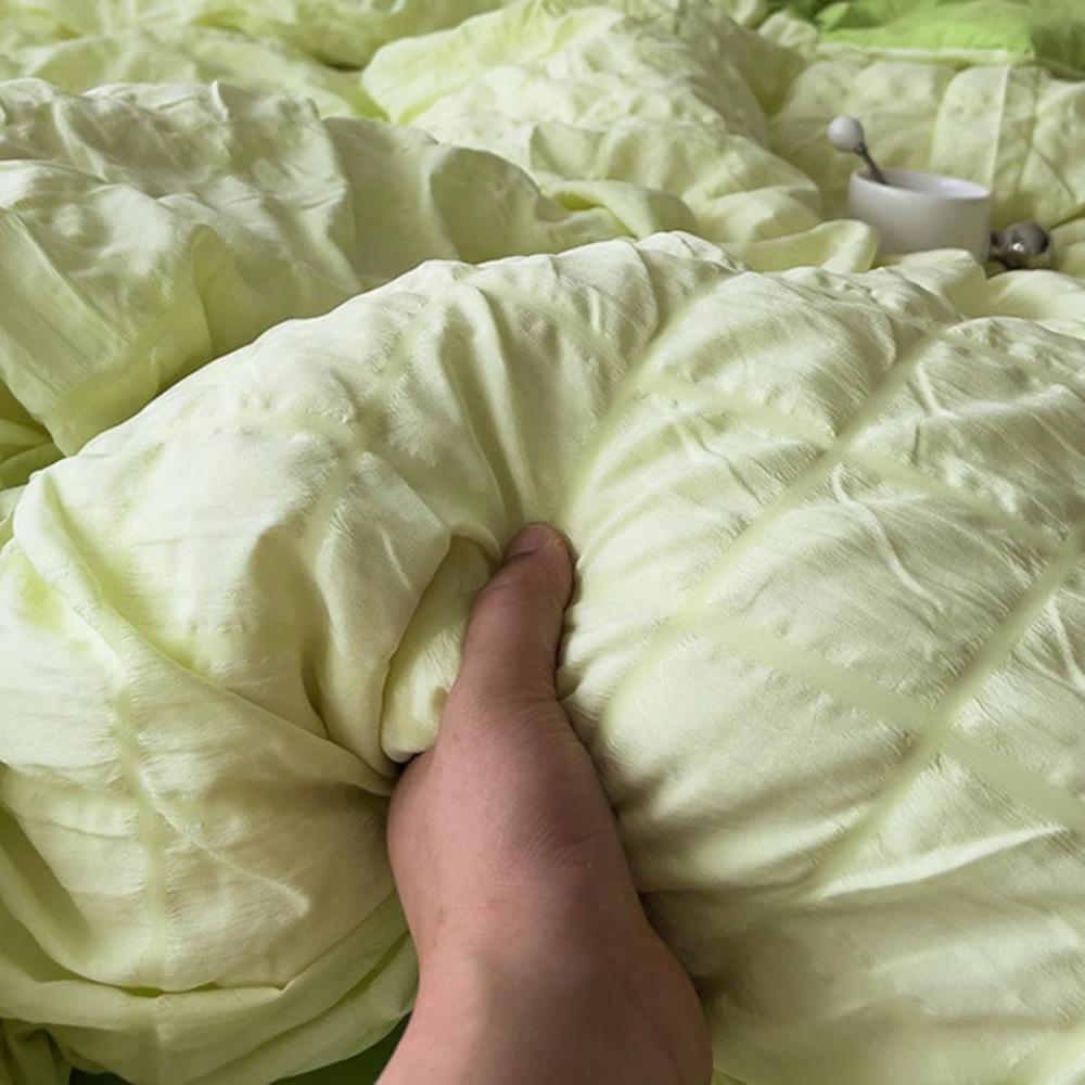 Summer Breeze Lightweight Quilt — alternate angle view