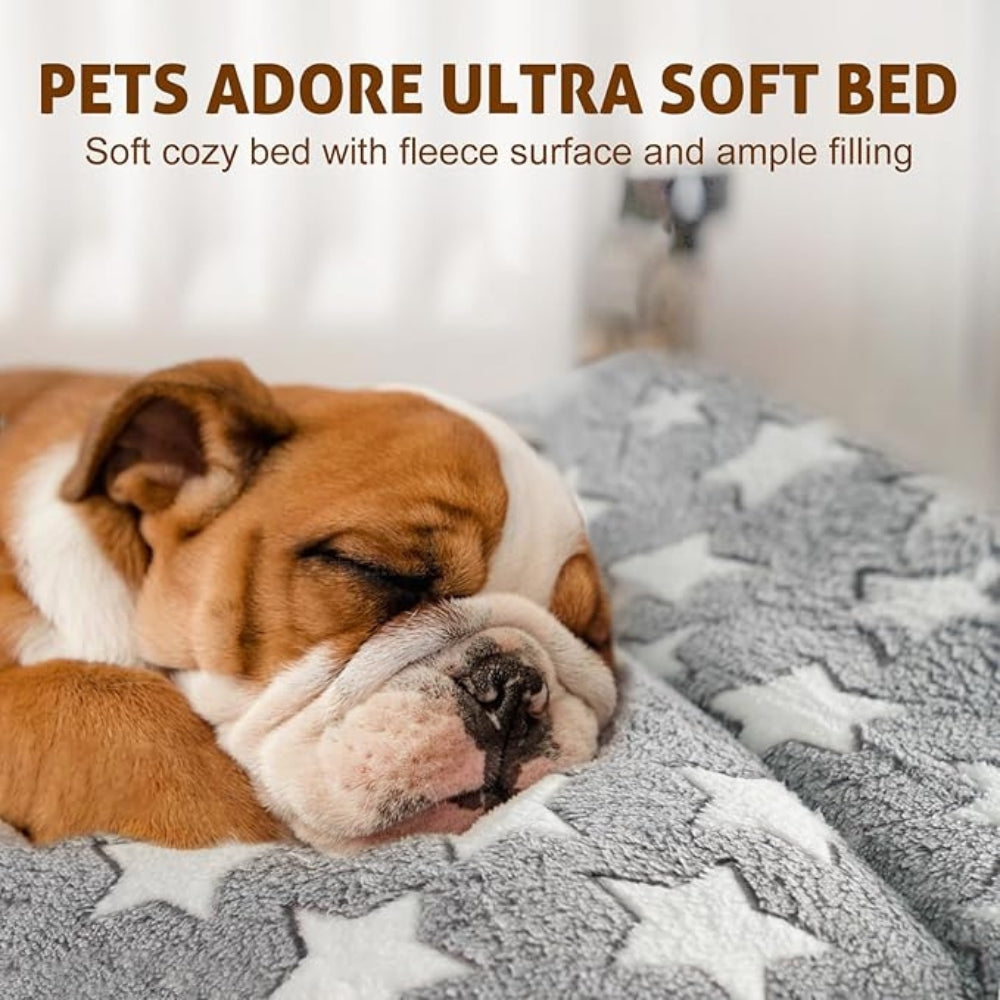 Snuggly Star Ultra-Warm Pet Bed — product close-up