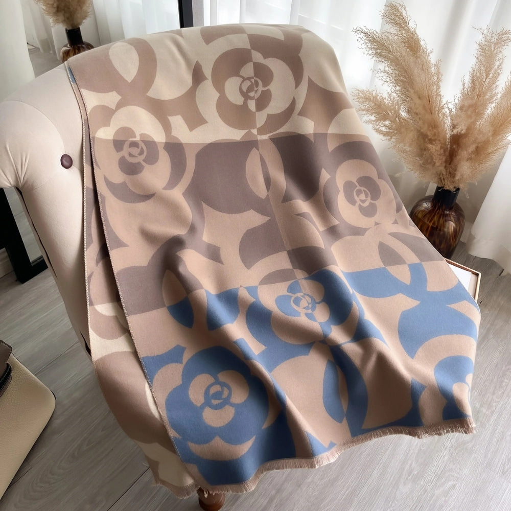 Abstract Retro Fringe Soft Shawl — product feature detail