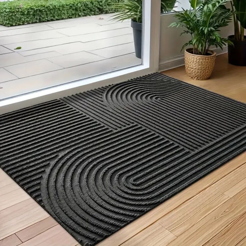 Curved Thread Line Door Mat — product detail view
