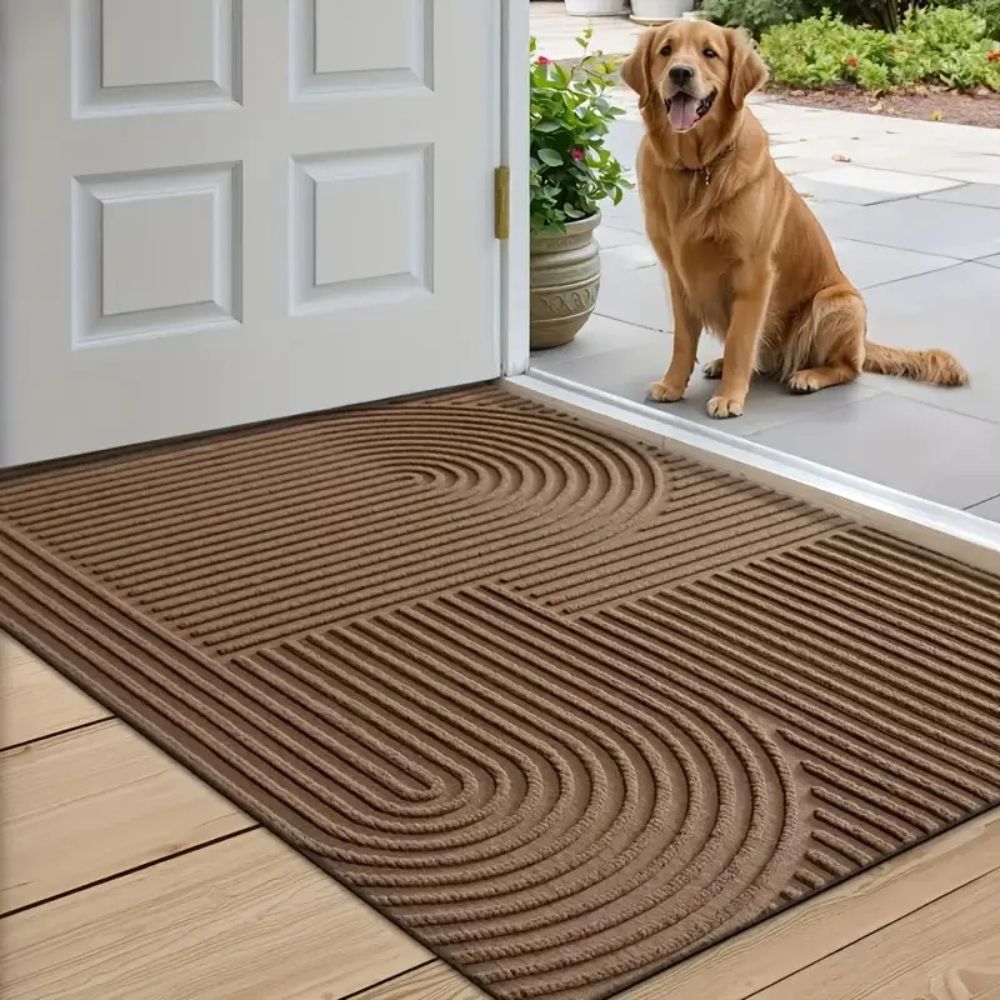 Curved Thread Line Door Mat — product close-up