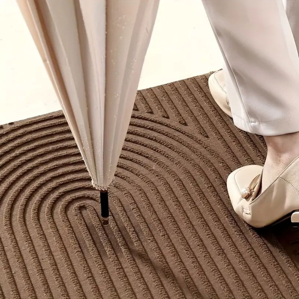 Curved Thread Line Door Mat — lifestyle shot