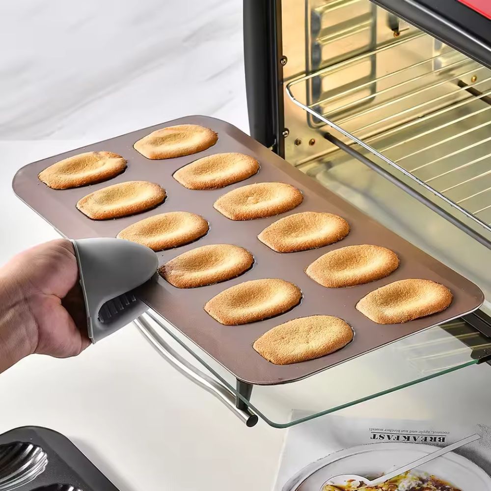 Mini Bake Shell Cake Mould Tray Pan — lifestyle shot