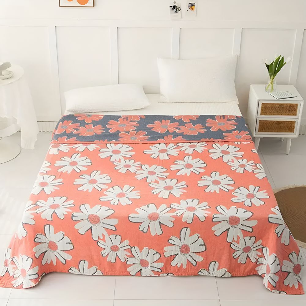 Summer-Ready Daisy Cotton Blanket — additional view